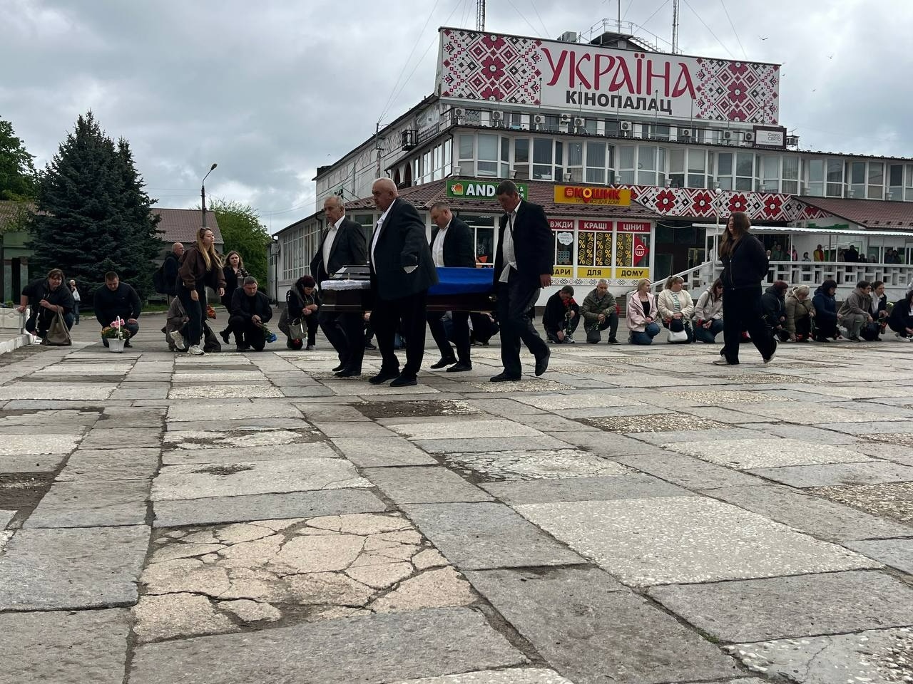 У Первомайську попрощалися із захисником України Дмитром Шевченком