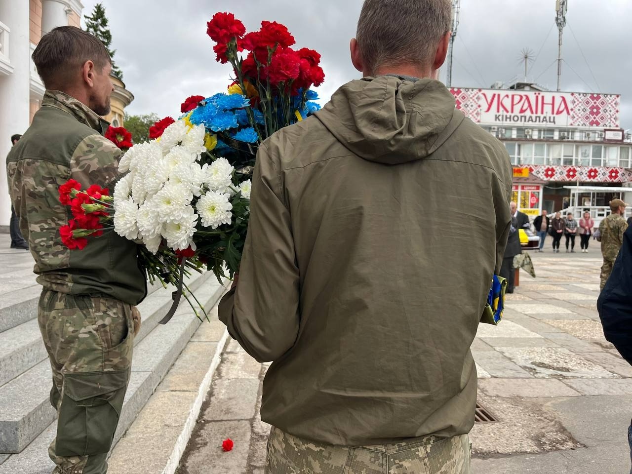 У Первомайську попрощалися із захисником України Дмитром Шевченком