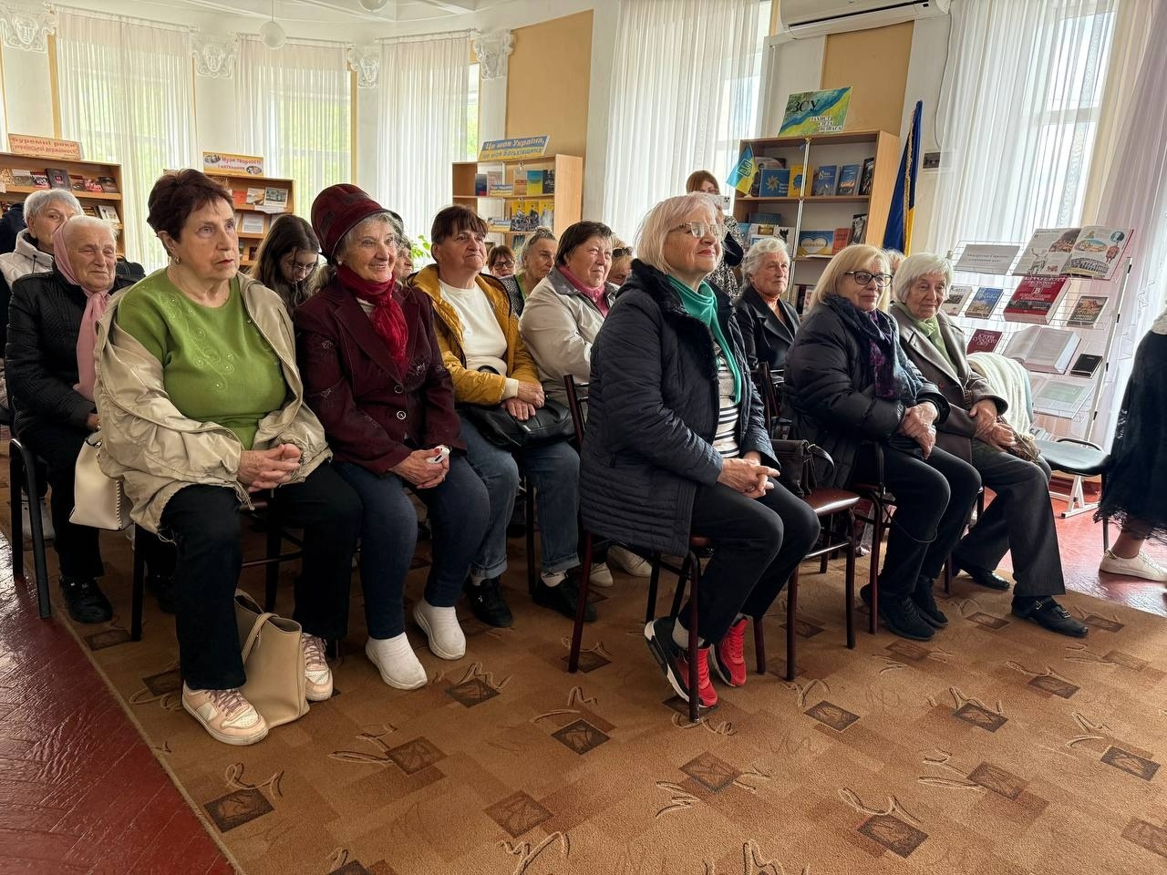 У Первомайську презентували збірку поезій Марії Воробйової «Лабіринтами осені»