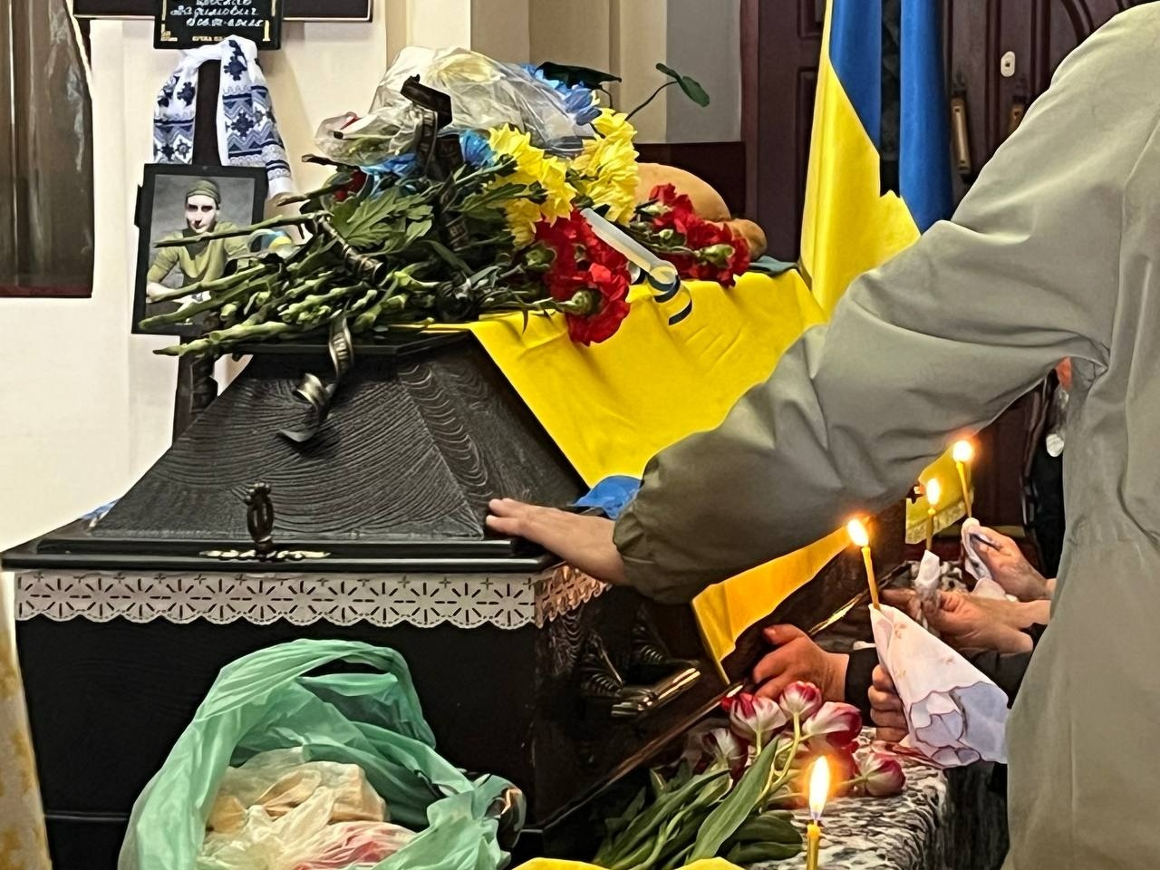 У Первомайську попрощалися із захисником Ярославом Заскальнюком