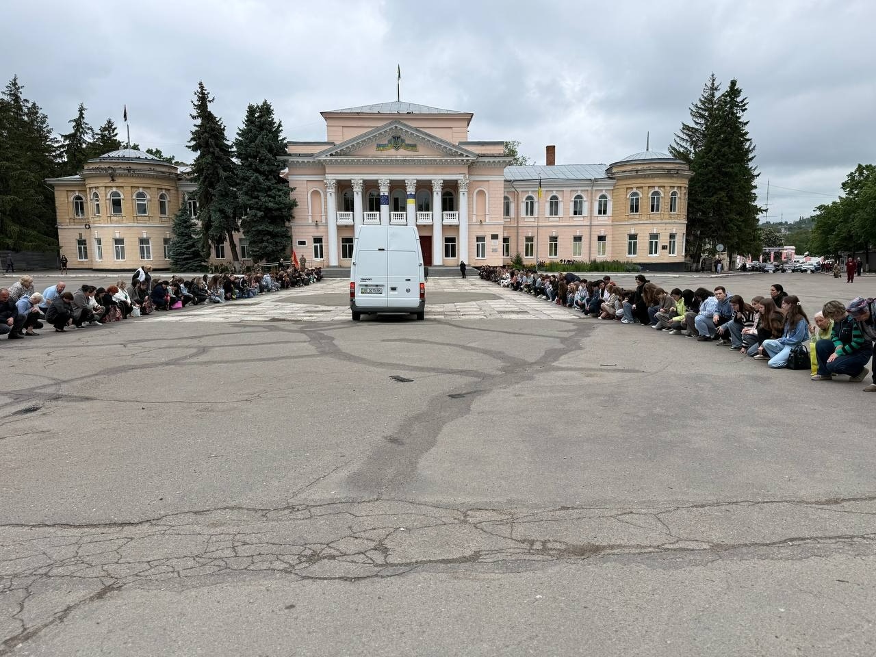 На щиті повернувся додому: Первомайськ прощається із Яном Косташенком