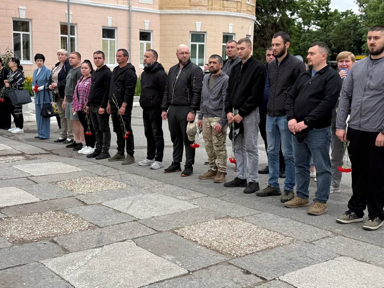 На щиті повернувся додому: Первомайськ прощається із Яном Косташенком