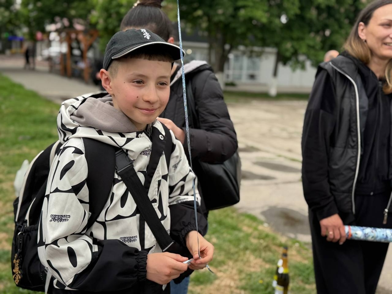 Просто з автобуса — в обійми рідних: у Первомайську зустріли чемпіонів Європи з карате