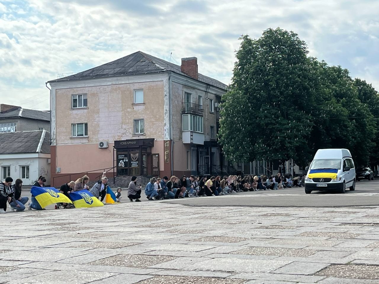 На щиті повернувся додому: Первомайськ попрощався з Русланом Грушею