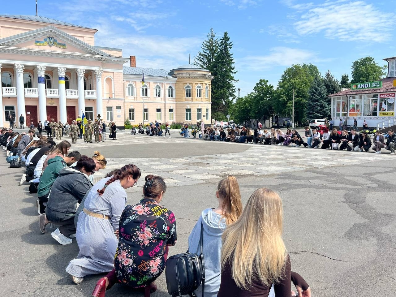 На щиті повернувся додому: Первомайськ попрощався з Русланом Грушею