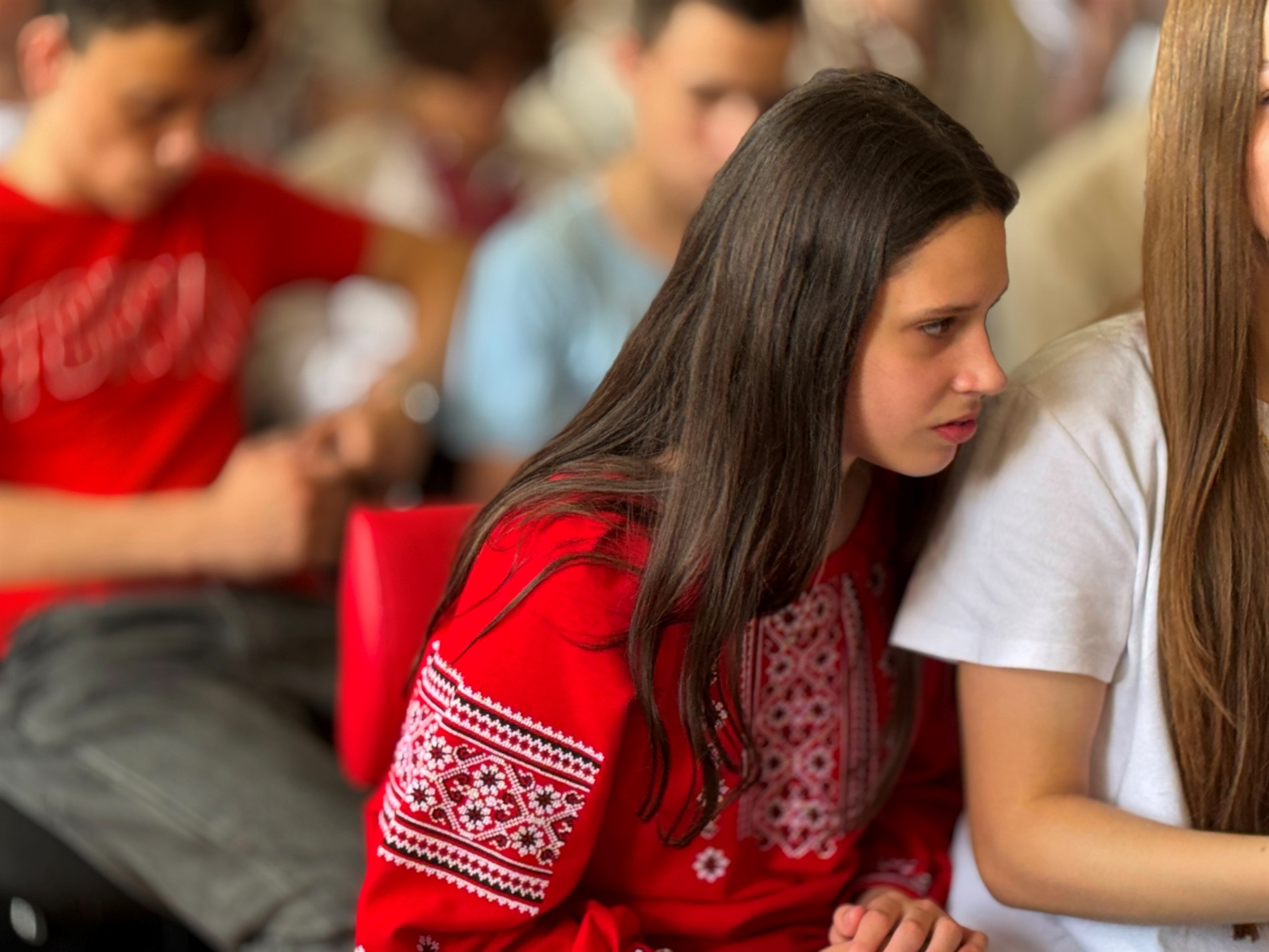 Співають всі: у первомайському ліцеї відбувся традиційний пісенний фестиваль «Зорі над Бугом»