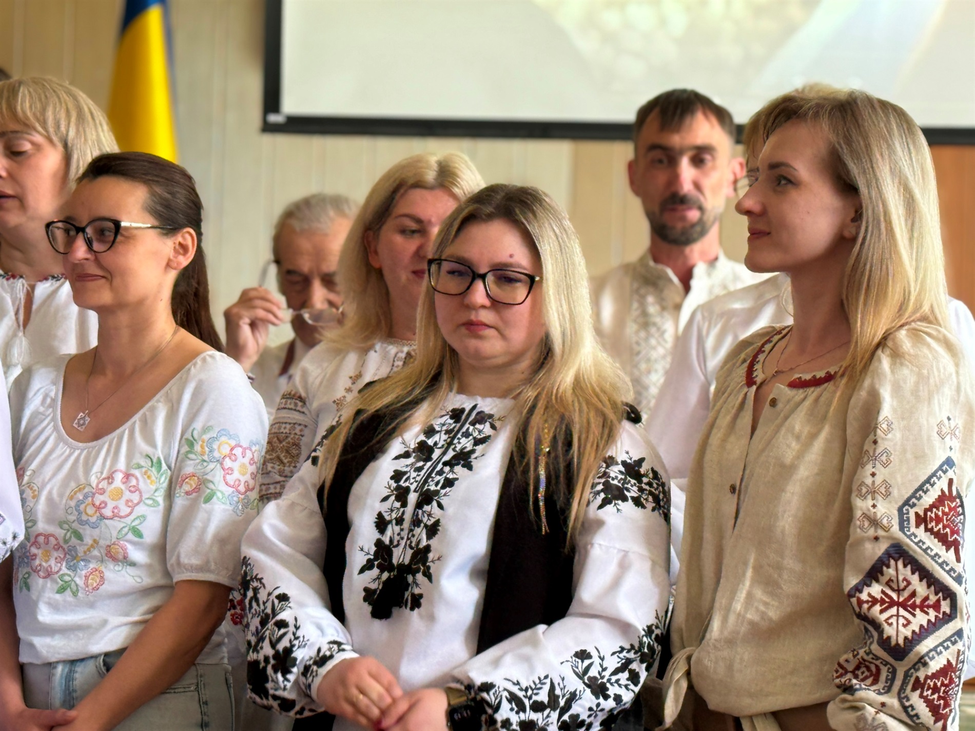 Співають всі: у первомайському ліцеї відбувся традиційний пісенний фестиваль «Зорі над Бугом»