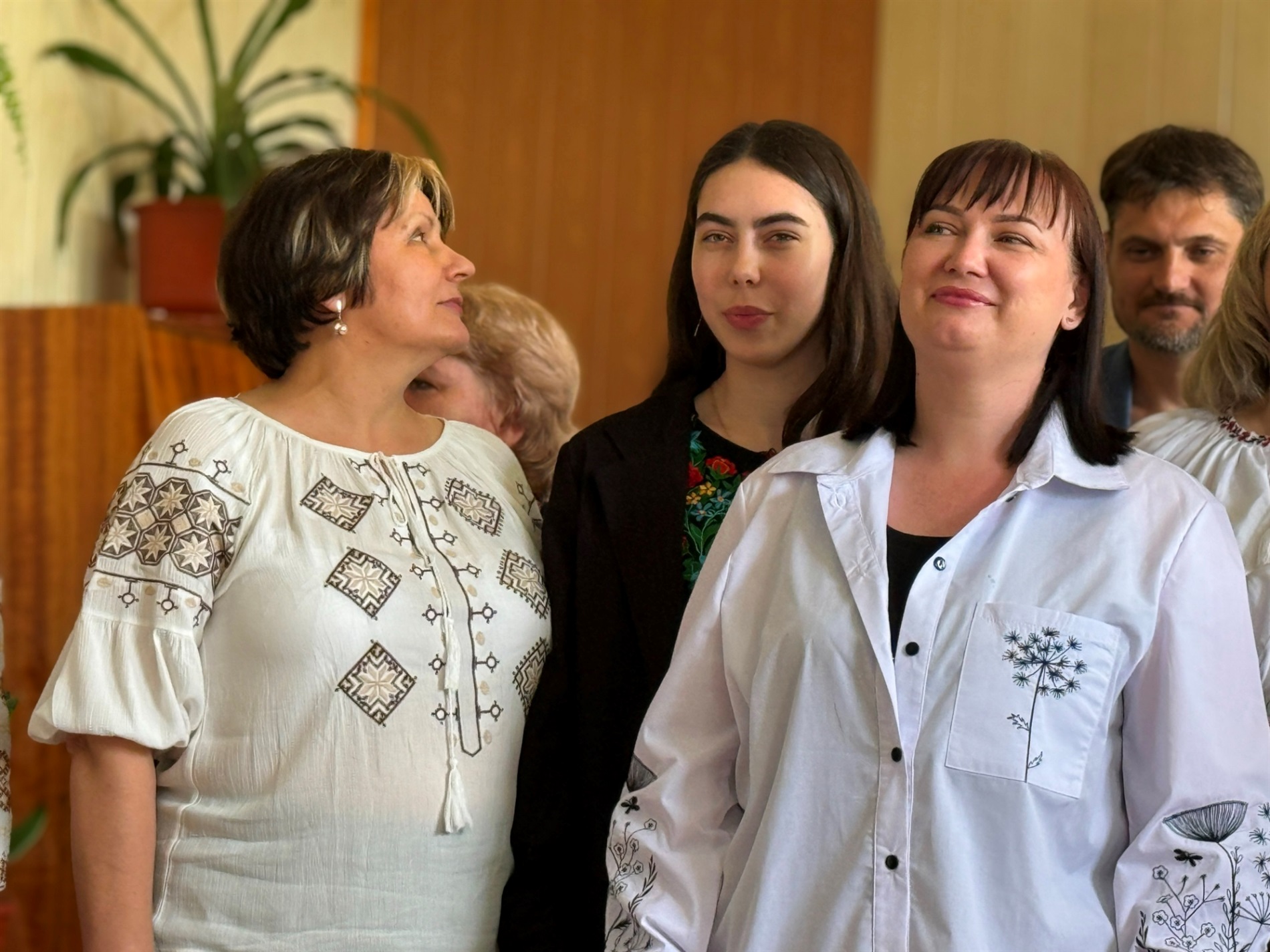 Співають всі: у первомайському ліцеї відбувся традиційний пісенний фестиваль «Зорі над Бугом»