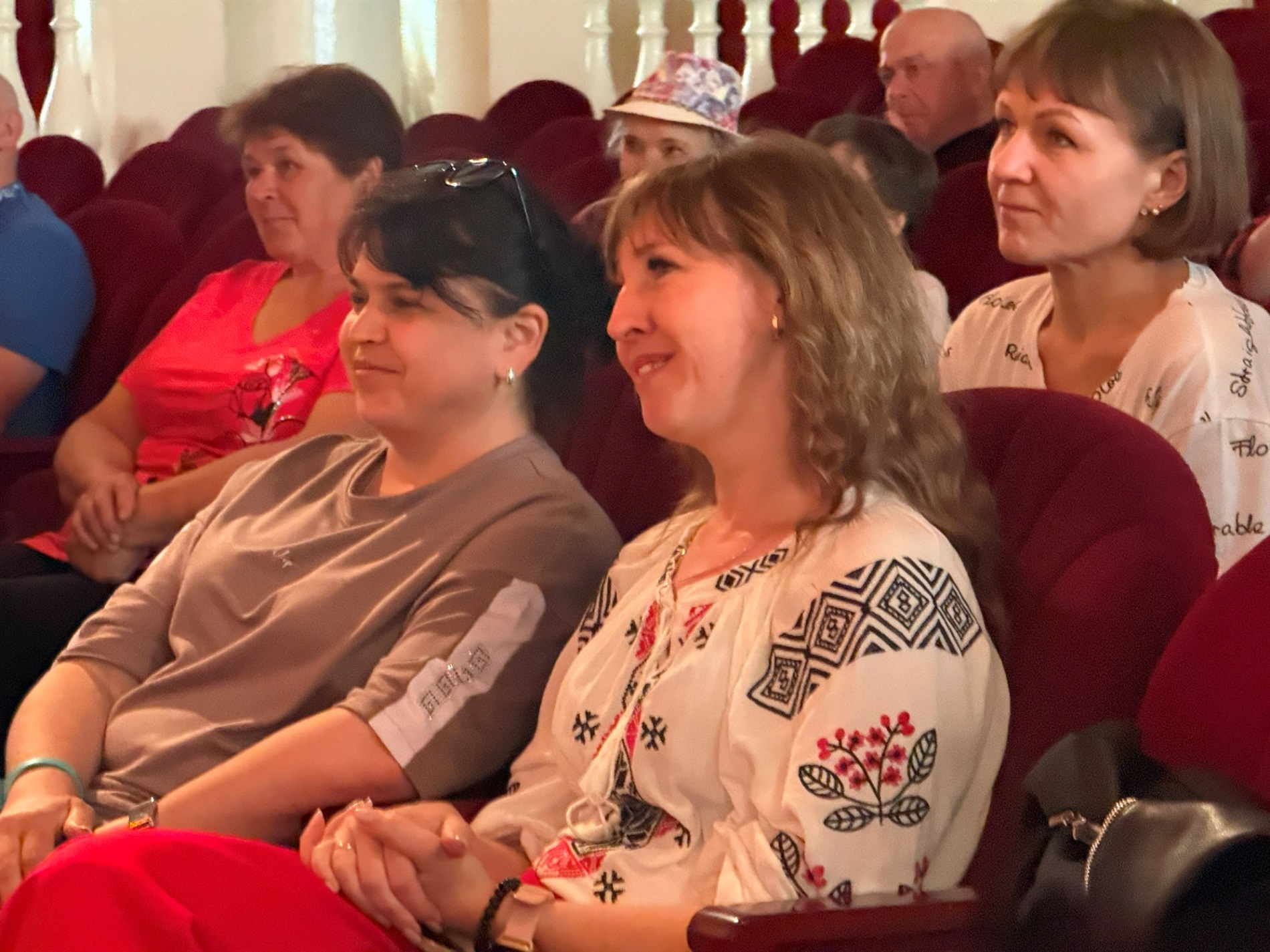«Калинове зерня» заспівали у Первомайську до Дня вишиванки