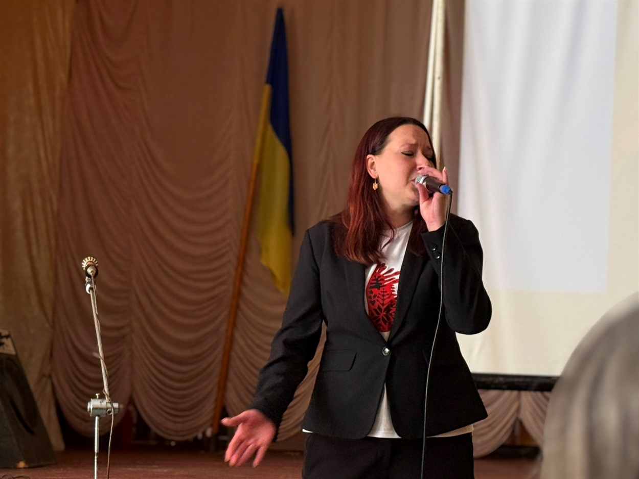 Співає Оксана Гончар
