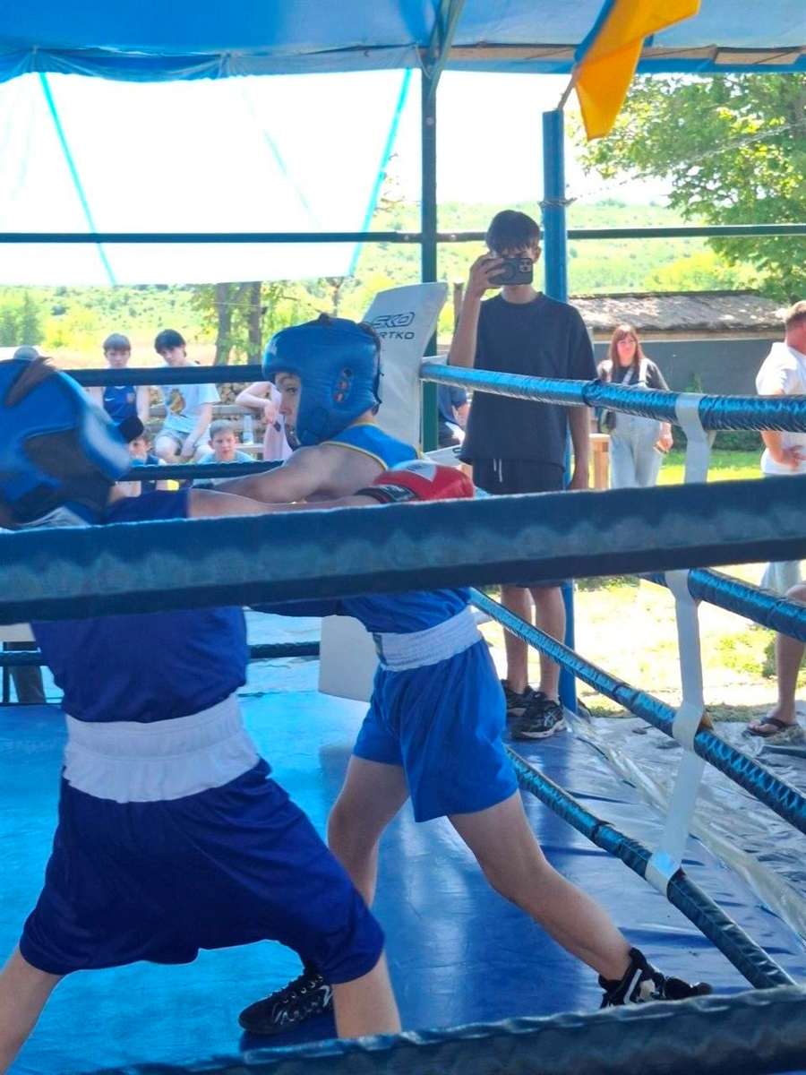 Футбол та бокс: як минули спортивні вихідні у вихованців Первомайської ДЮСШ