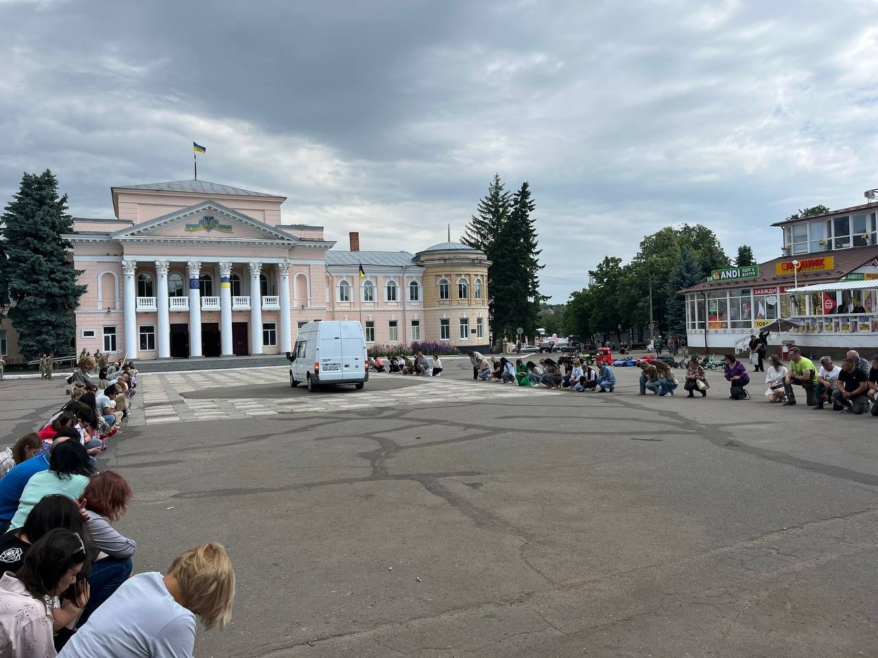 У Первомайській громаді попрощалися із захисником України Олегом Бондаренком
