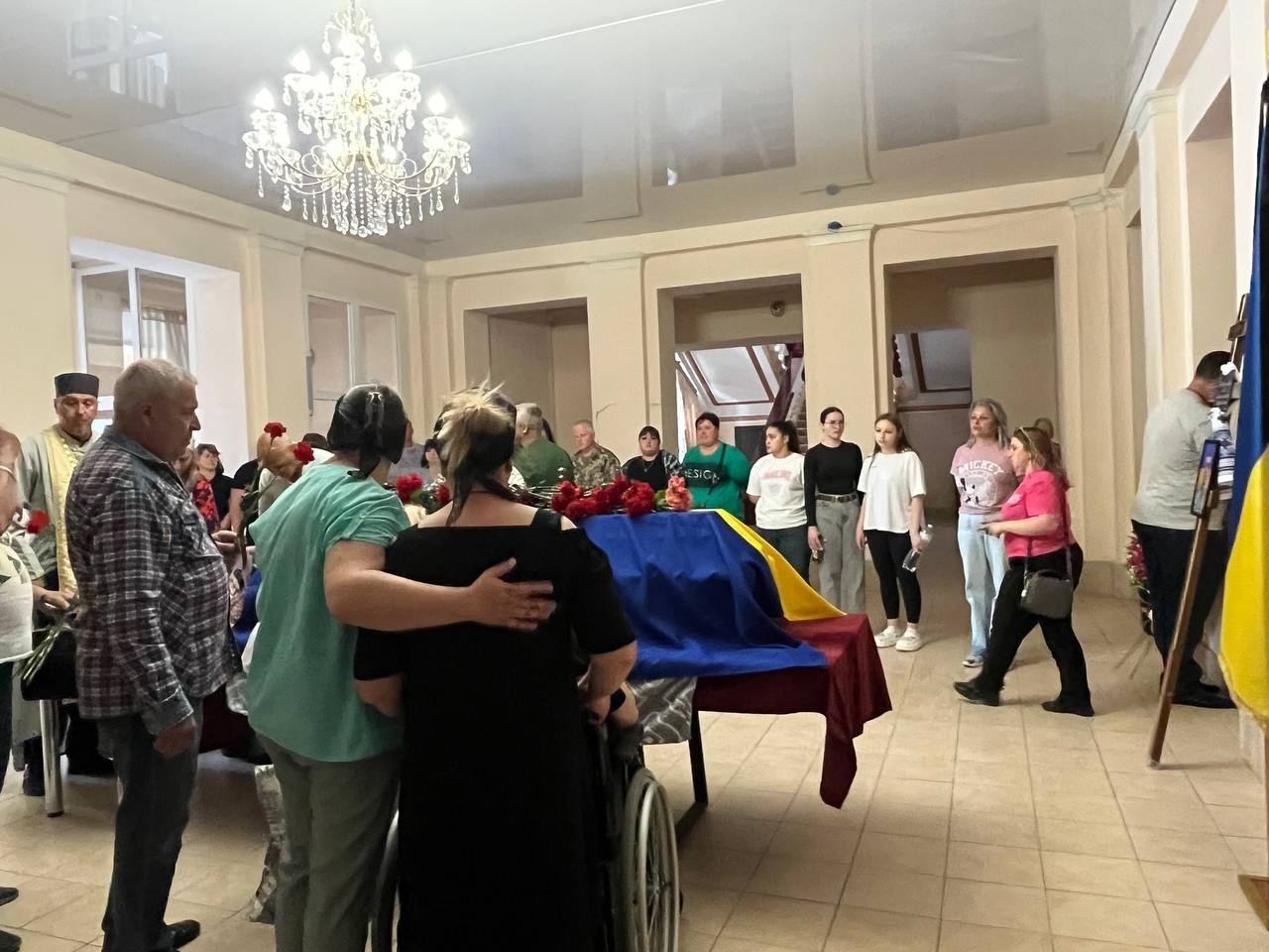 У Первомайській громаді попрощалися із захисником України Олегом Бондаренком