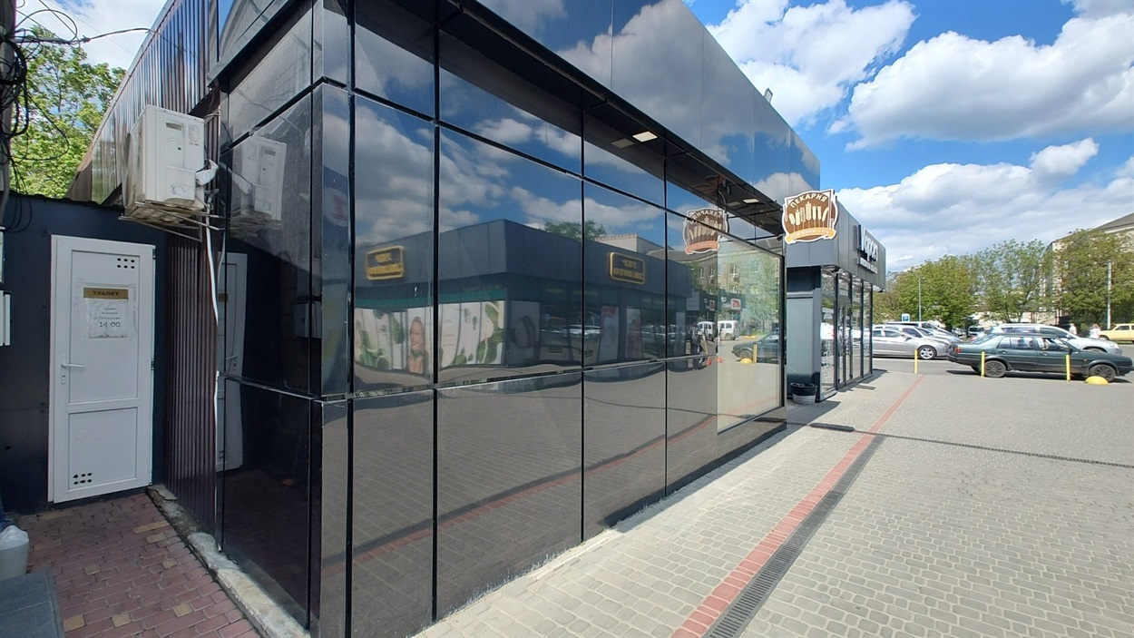 Вбиральня неподалік АТБ