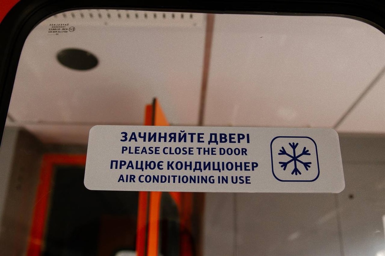 Тепер з клімат-контролем і в електричці. Укрзалізниця встановлює кондиціонери на приміські поїзди