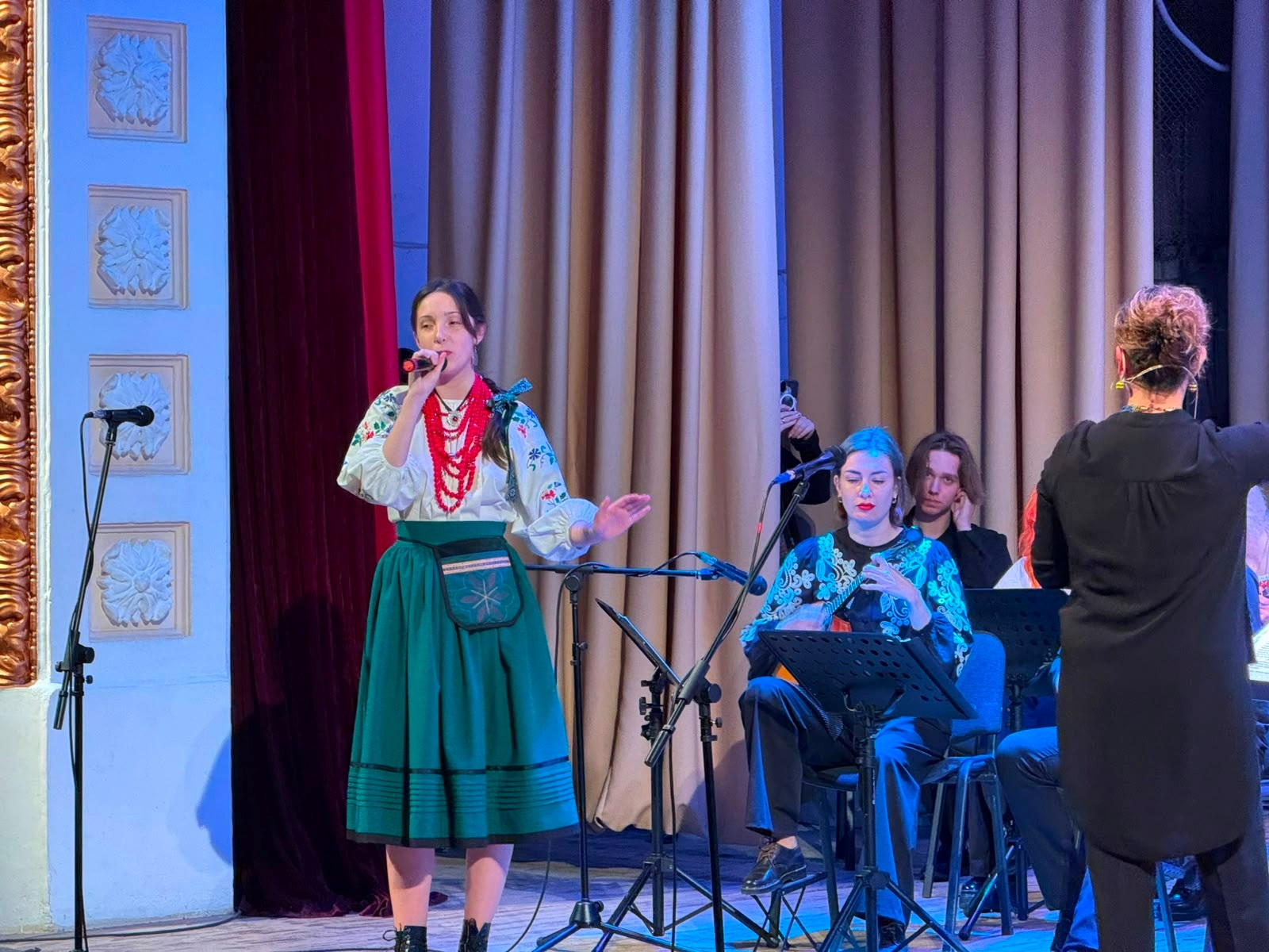 «Південна рапсодія» виступила у Первомайську: про народну музику, молодь і сучасне звучання