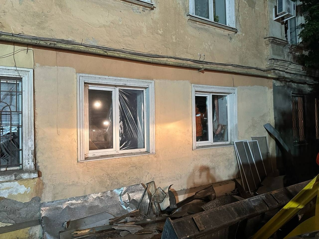 Нічна атака на Одесу: пошкоджені багатоповерхівки, постраждали п’ятеро людей