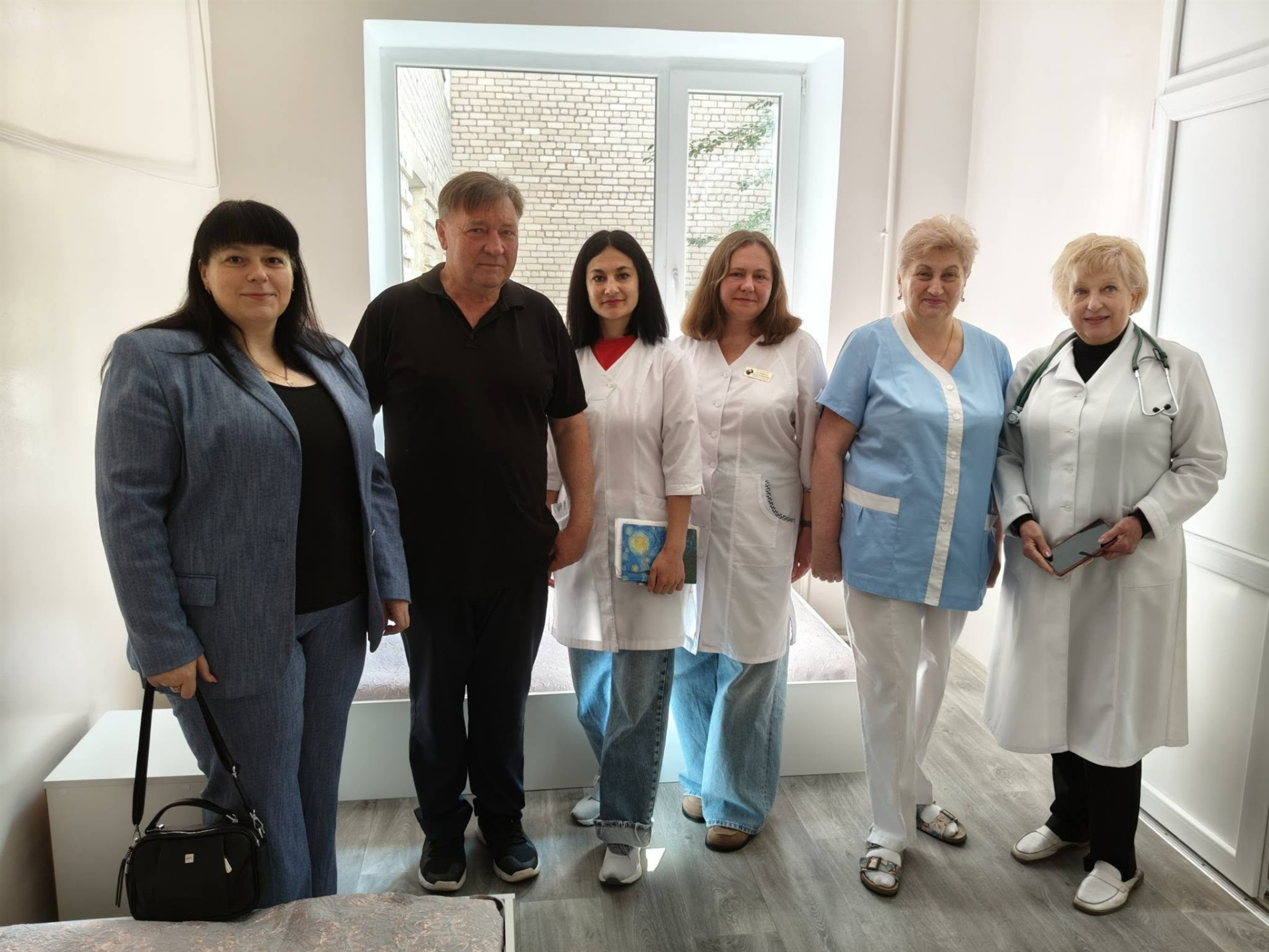 У Первомайській дитячій лікарні відкрили палату, відремонтовану коштом родин загиблих військових