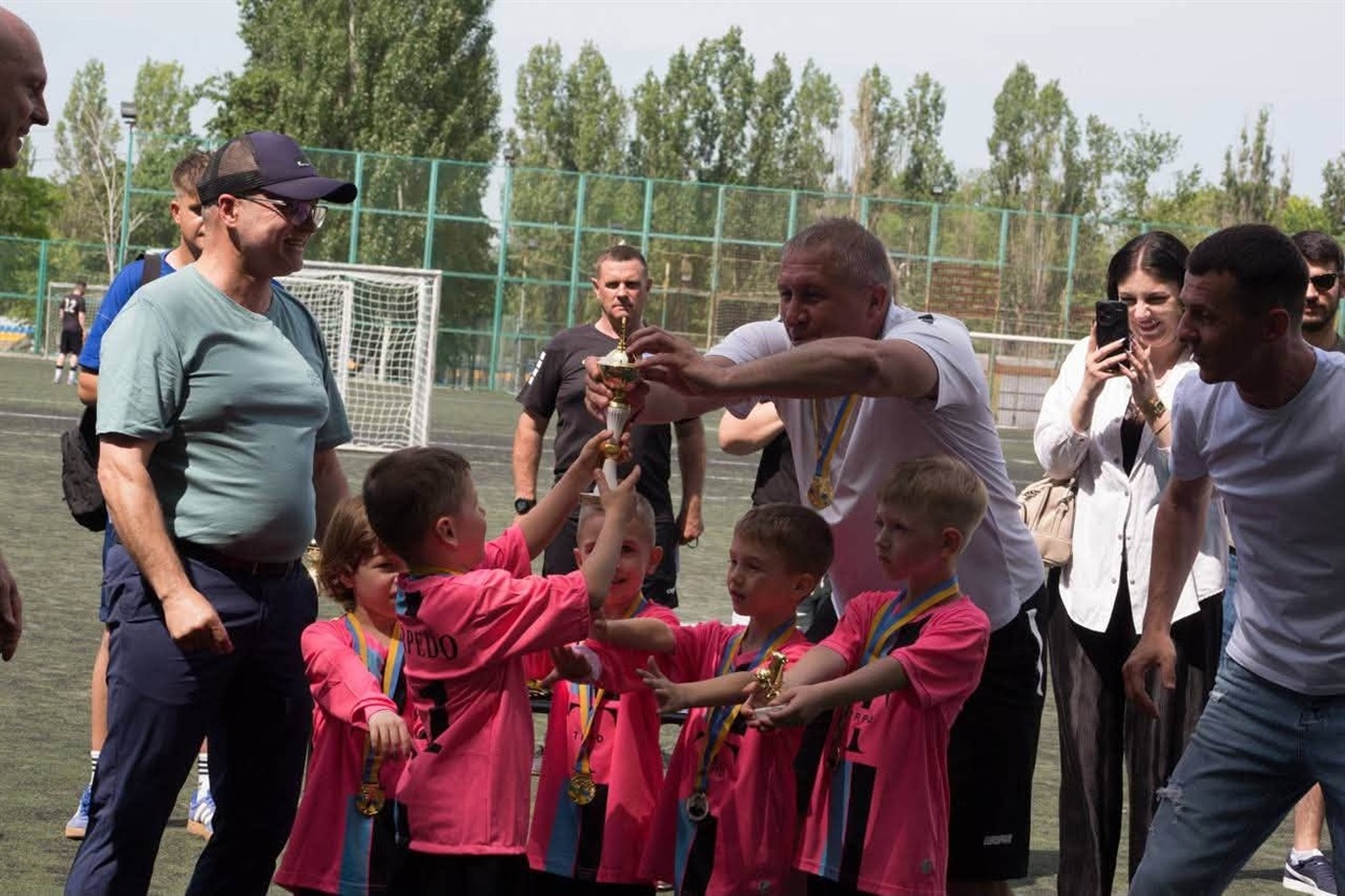 Команда Торпедо отримала Кубок голови ОВА Віталія Кіма