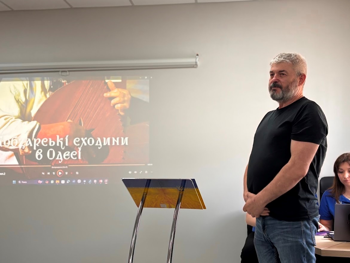 Один із засновників ГО «Десяте квітня» та координатор соціальних ініціатив організації В’ячеслав Бондар