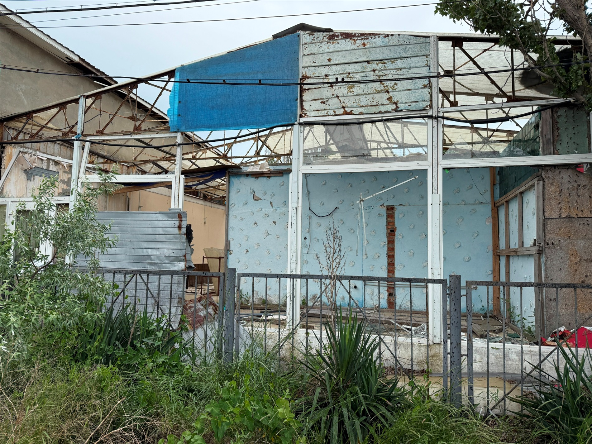 Затока-2026: чому люди приїздять відпочити, а місцеві залишаються тут попри небезпеку
