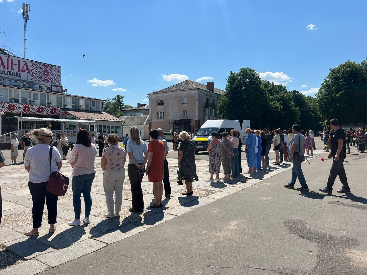 У Первомайській громаді прощаються із захисником України Дмитром Постніковим