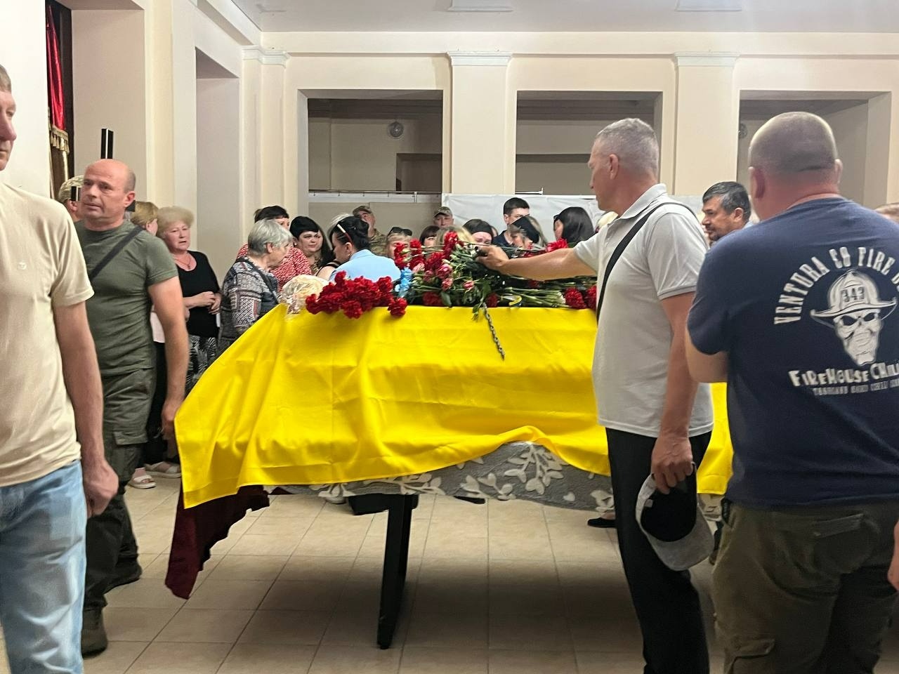 У Первомайській громаді прощаються із захисником України Дмитром Постніковим