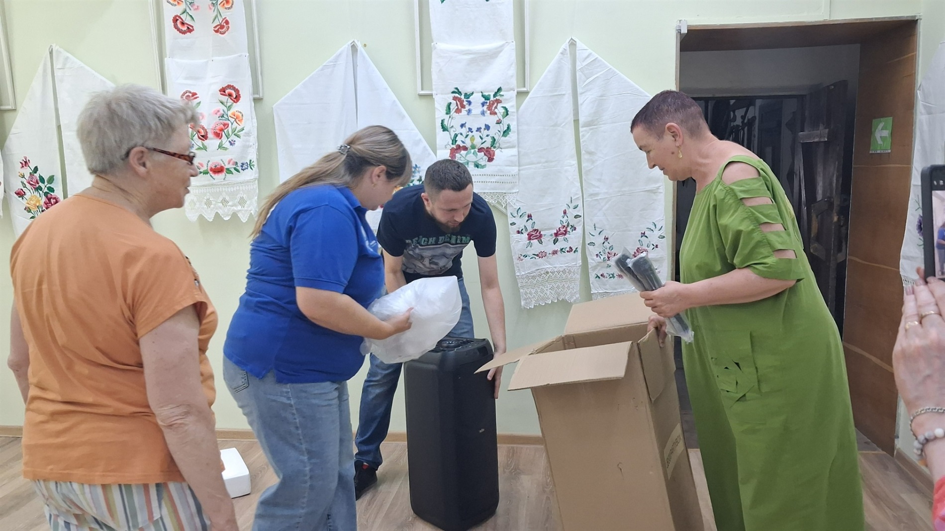 Непересічний день Первомайського музею: подарунки від ГО «Десяте квітня» та відкриття нової виставки