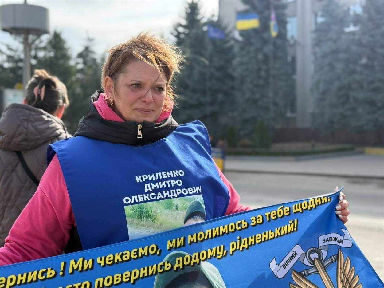Мати Тетяна Криленко на акції «Полон вбиває. Не мовчи!» у Первомайську