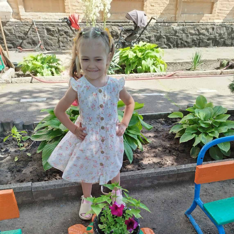 Косички, бантики й фантазія: у первомайській «Дюймовочці» влаштували День креативних зачісок