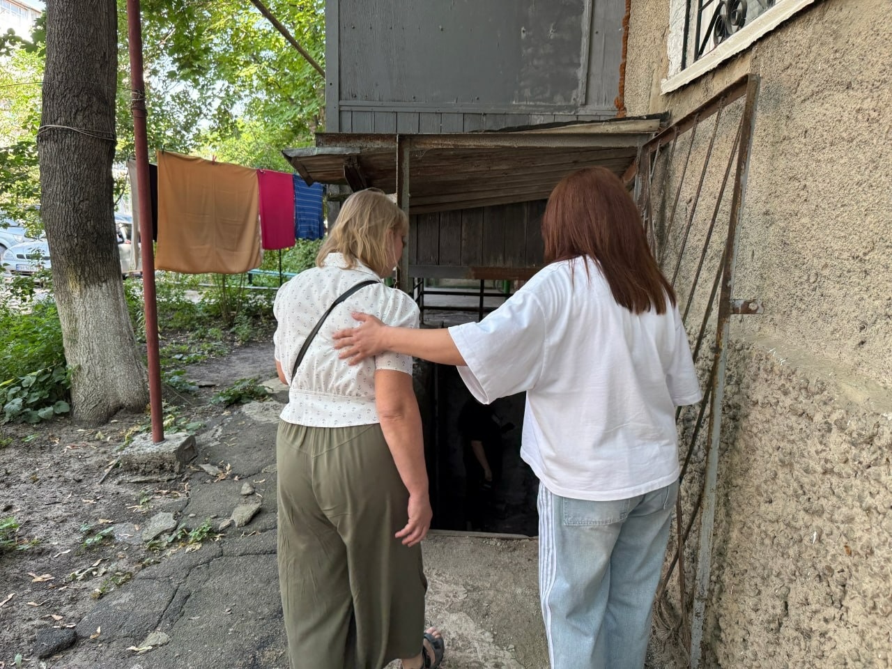 Каналізаційні стоки у підвалі: мешканці будинку в Первомайську знову звернулися до влади