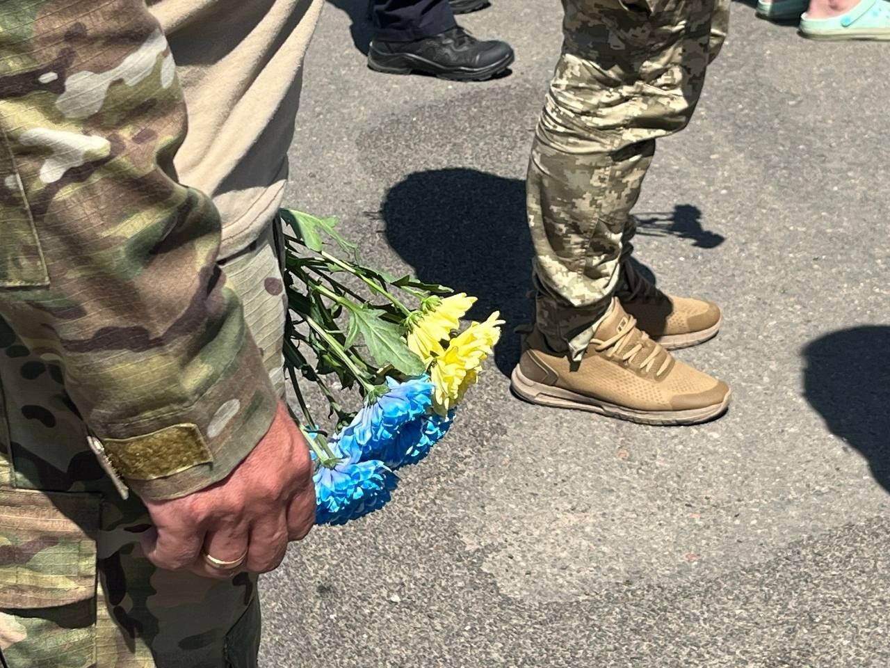На центральній площі Первомайська попрощалися із захисником України Віктором Сімоненком
