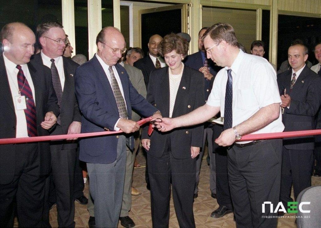 2001 рік, урочисте відкриття ПМТ-1