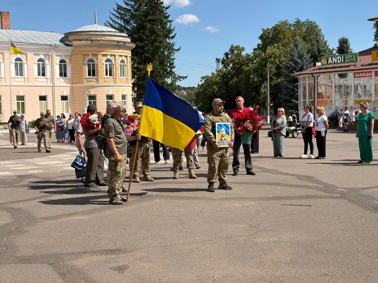 У Первомайську попрощалися із захисником України Олександром Дабіжею