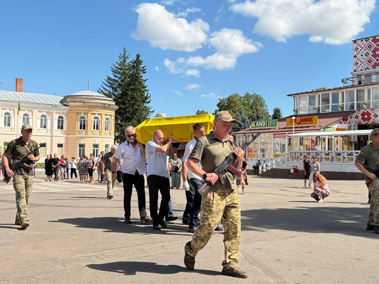 У Первомайську попрощалися із захисником України Олександром Дабіжею