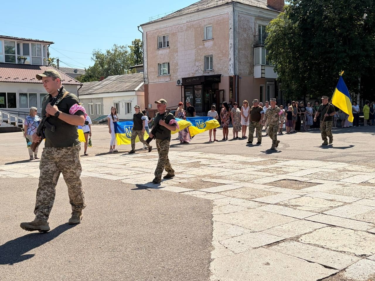 Первомайськ попрощався із захисником України Сергієм Гостішевим