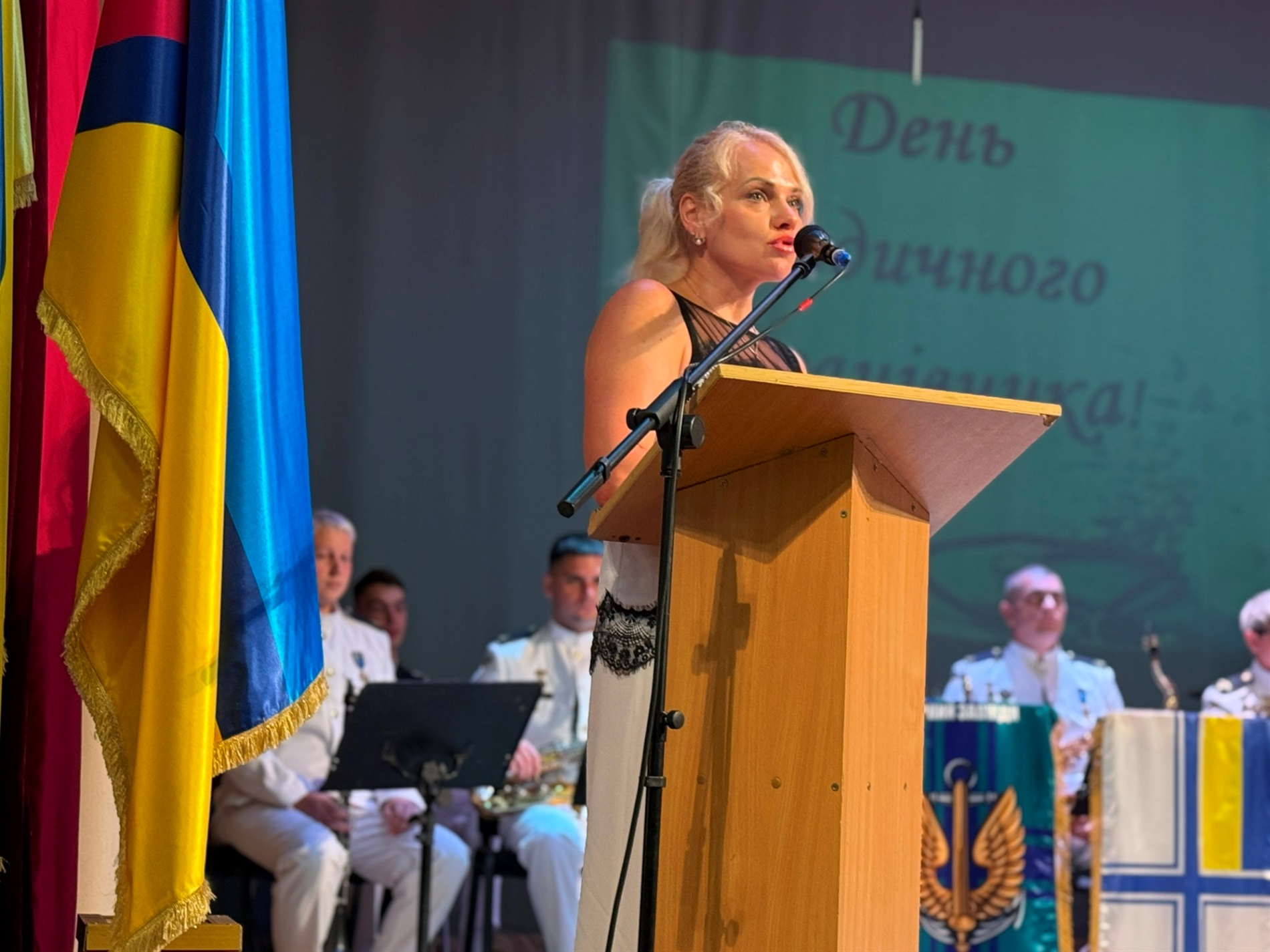 Концерт для медиків: на Первомайщину завітали військовий оркестр і творчі колективи Миколаєва
