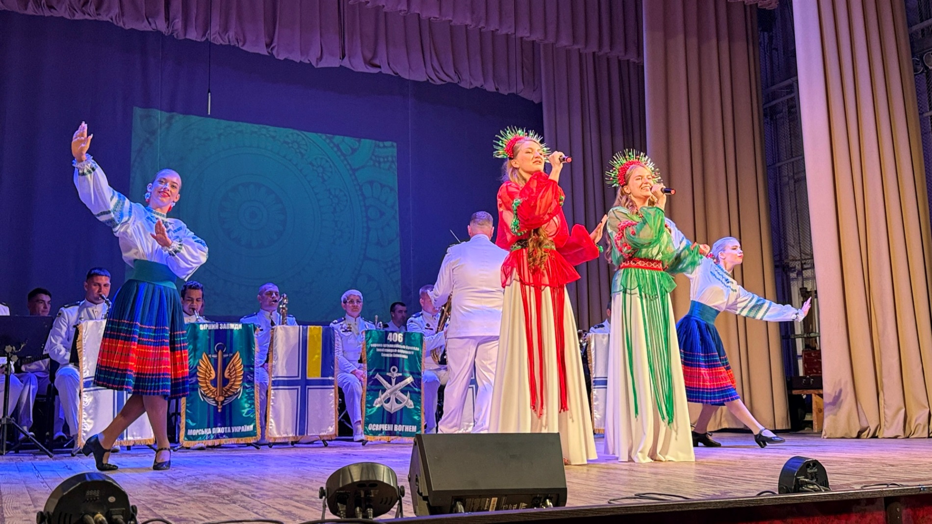 Концерт для медиків: на Первомайщину завітали військовий оркестр і творчі колективи Миколаєва