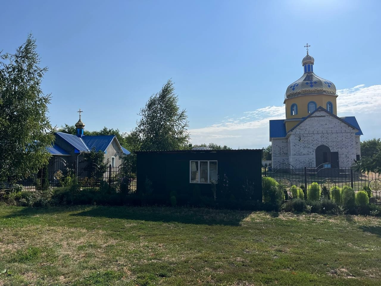 Громада храму ПЦУ у Первомайську передала 20 тисяч гривень на автівку для військових