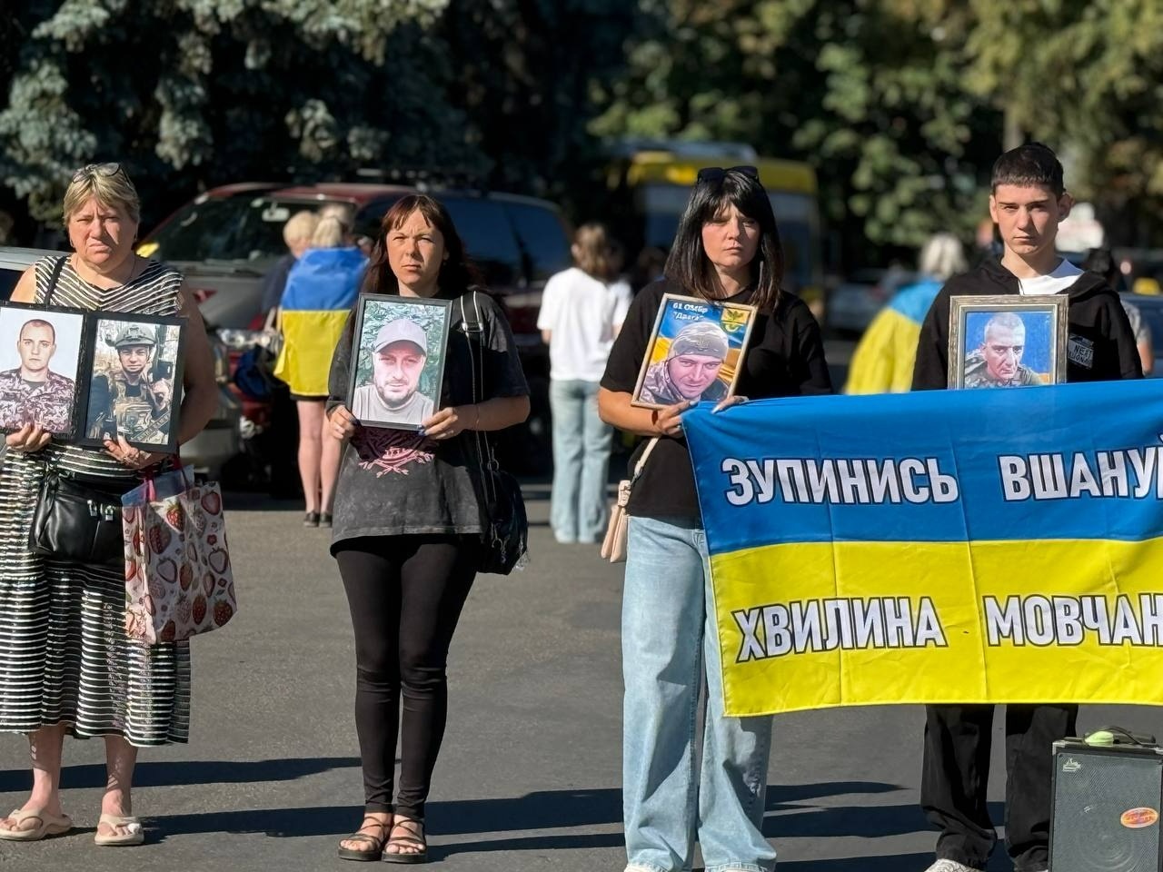 «Ми їх чекаємо живими»: у Первомайську пройшла мирна хода на підтримку полонених та безвісти зниклих