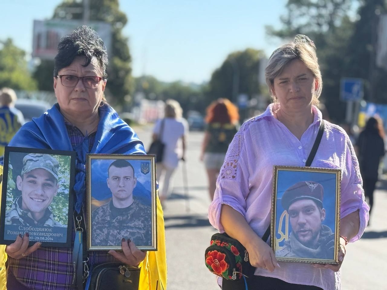«Ми їх чекаємо живими»: у Первомайську пройшла мирна хода на підтримку полонених та безвісти зниклих