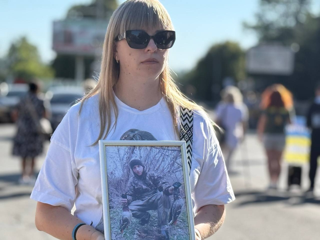 «Ми їх чекаємо живими»: у Первомайську пройшла мирна хода на підтримку полонених та безвісти зниклих
