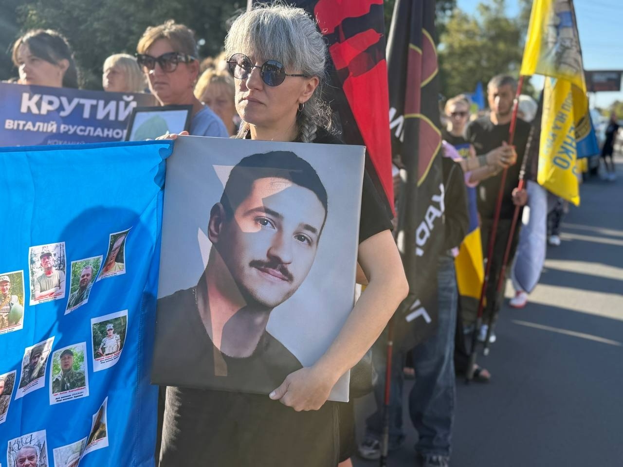 «Ми їх чекаємо живими»: у Первомайську пройшла мирна хода на підтримку полонених та безвісти зниклих