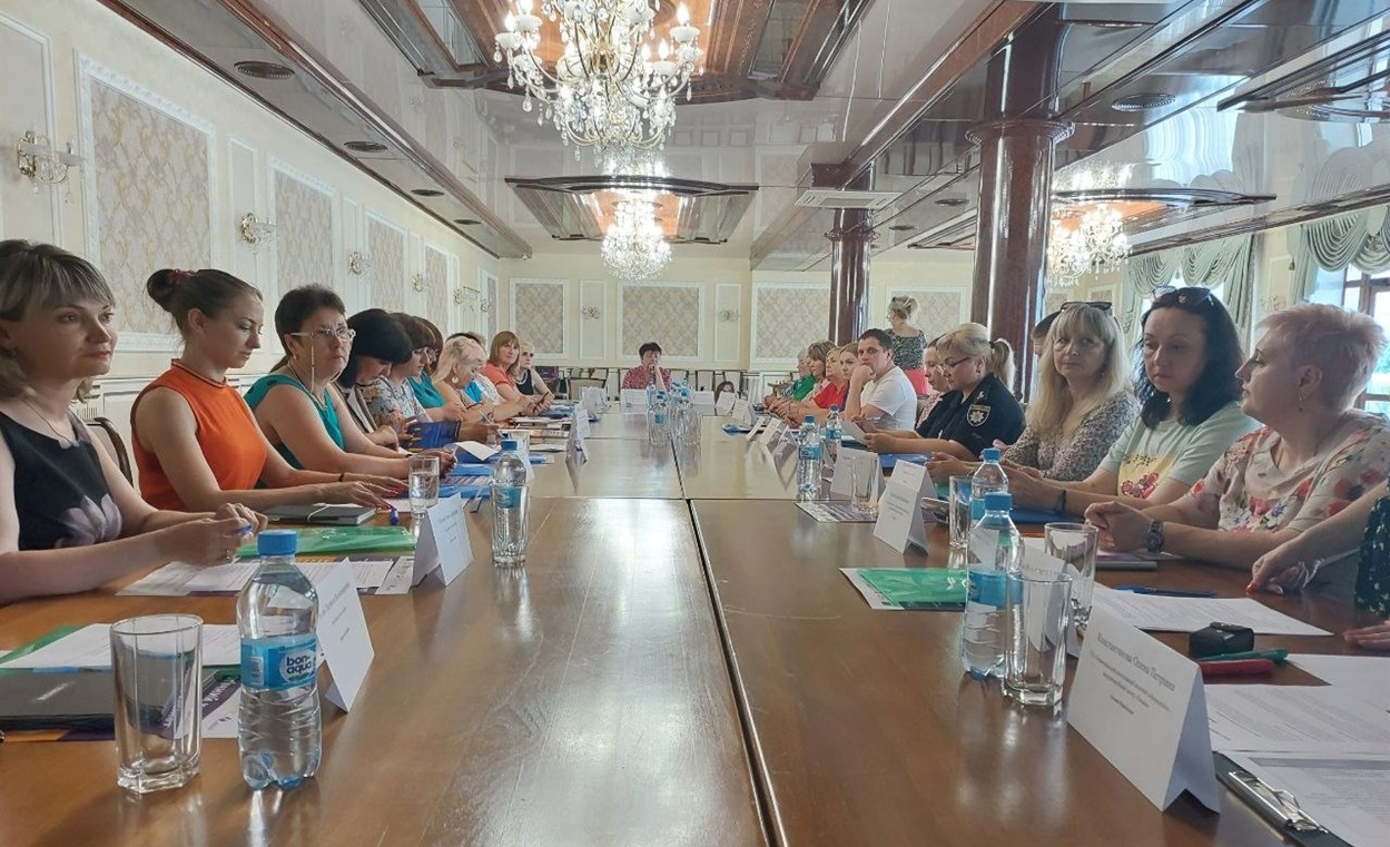 Засідання круглого столу за участю провідних фахівців та експертів