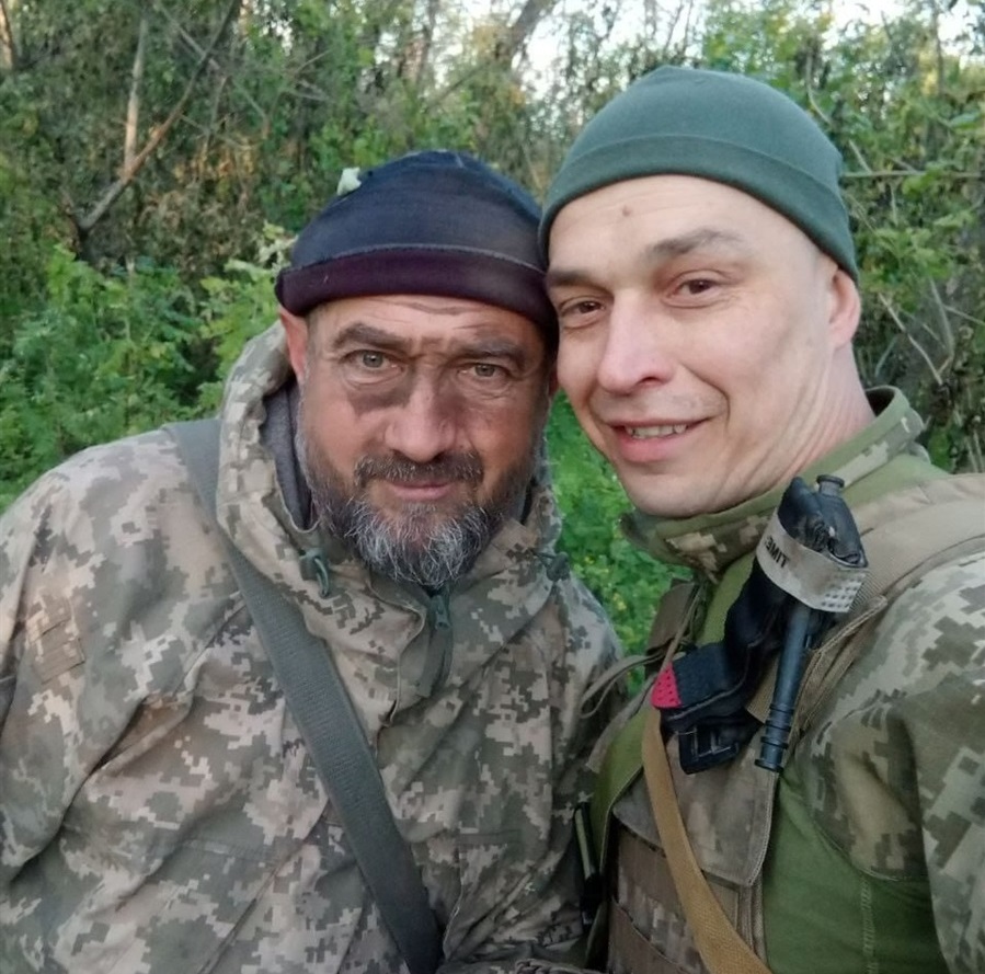 Вячеслав праворуч