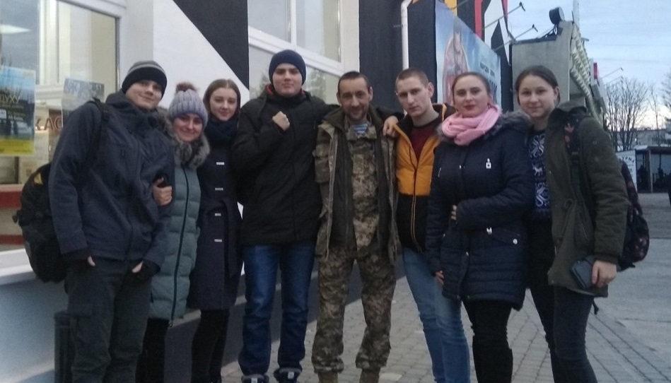 Студенти переглянули фільм «Позивний Зеніт». Кошти, сплачені за перегляд, пішли на лікування поранених бійців
